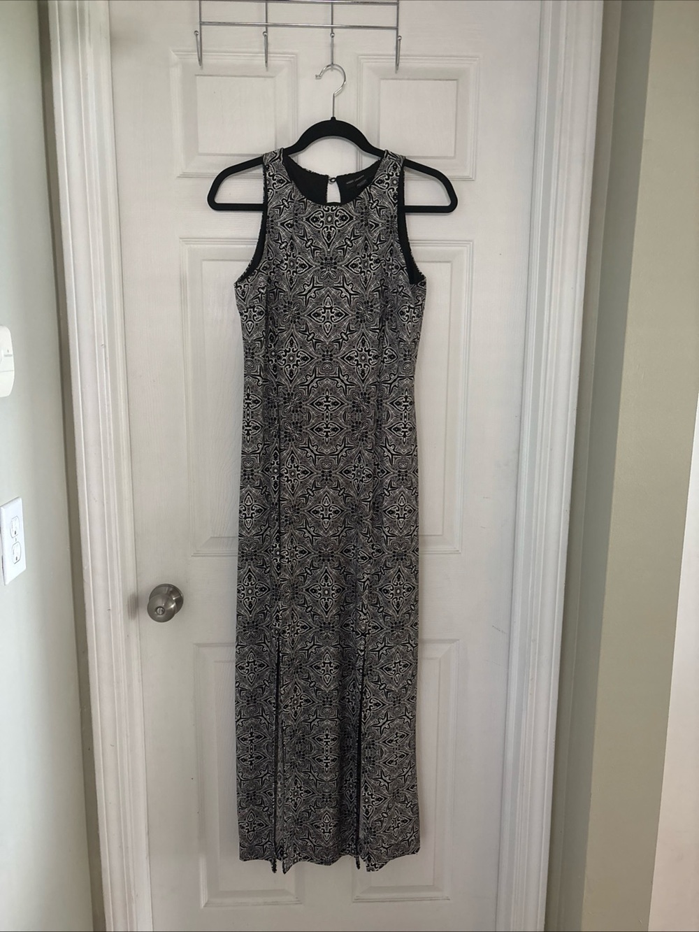 Maggy London Sleeveless Maxi Dress-Size 6 Black White Tiles - Splits In Front!